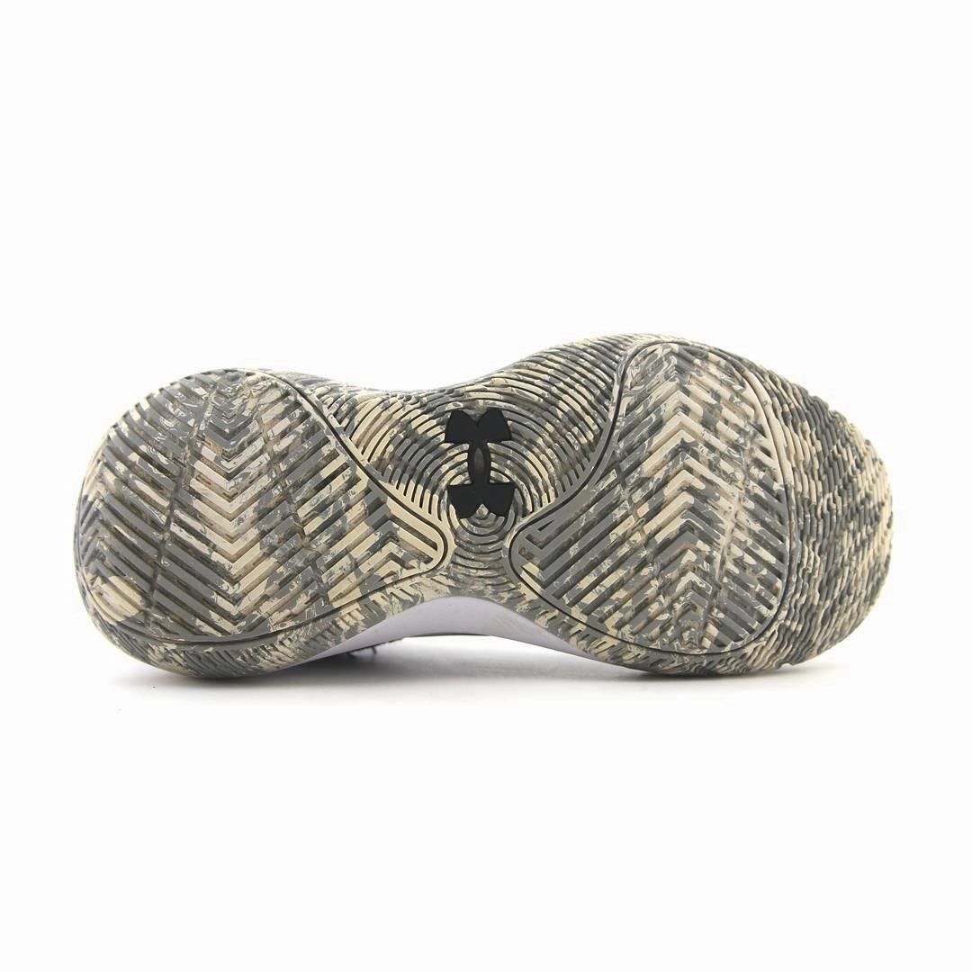 UNDER ARMOUR JET 21 Under Armour trainer close-ups