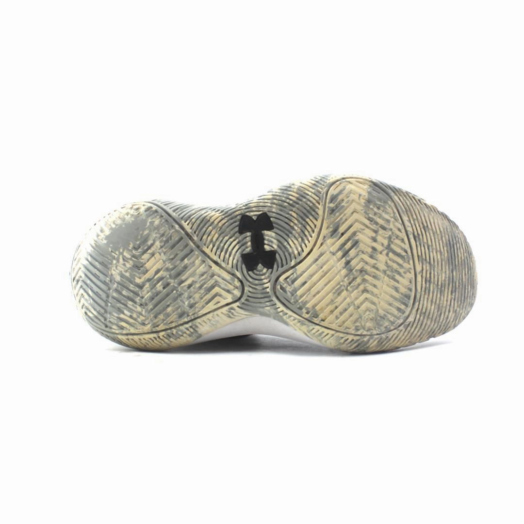 UNDER ARMOUR JET 21 Under Armour trainer close-ups