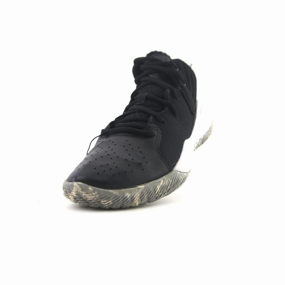 UNDER ARMOUR JET 21 Under Armour trainer close-ups