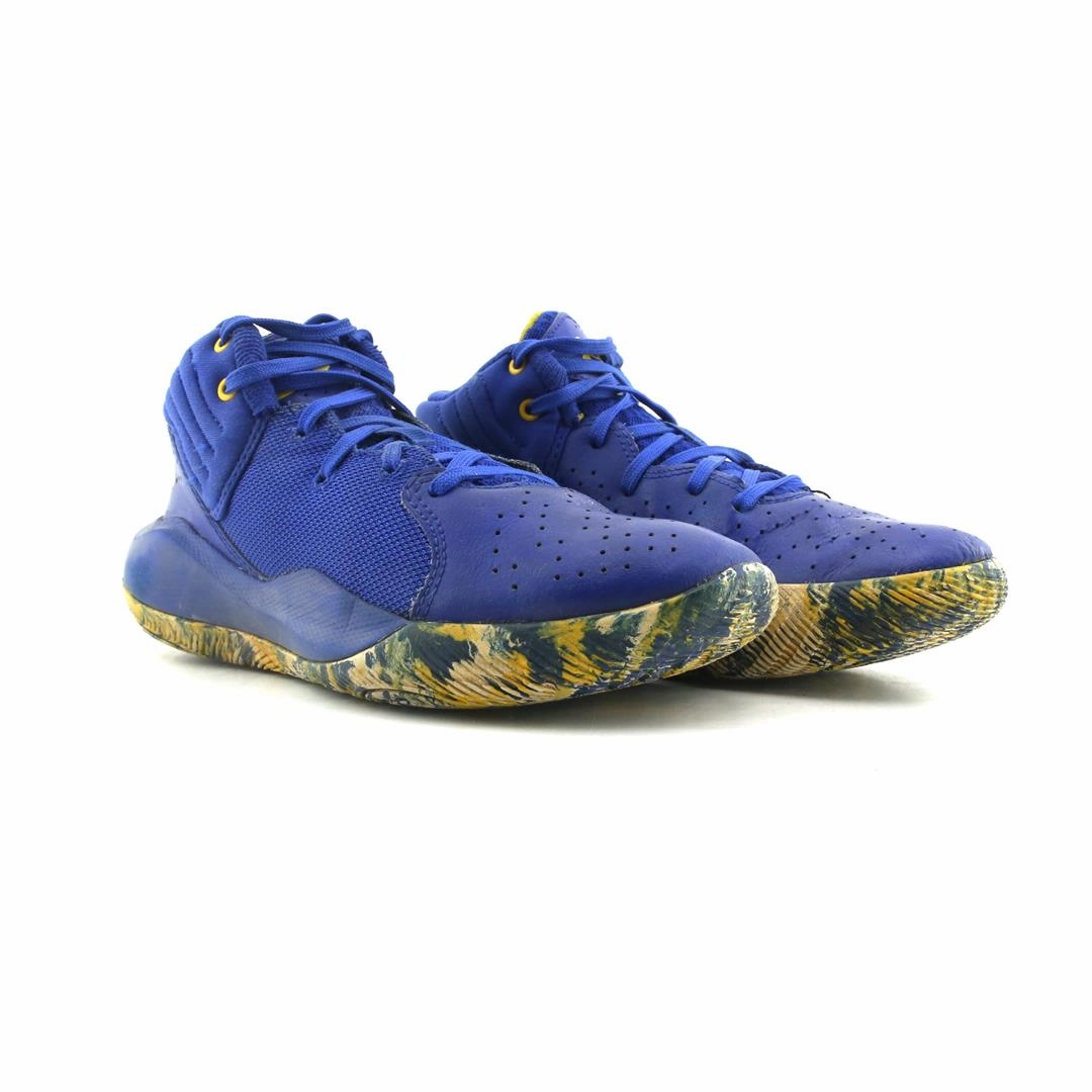UNDER ARMOUR JET 21 Under Armour trainer close-ups