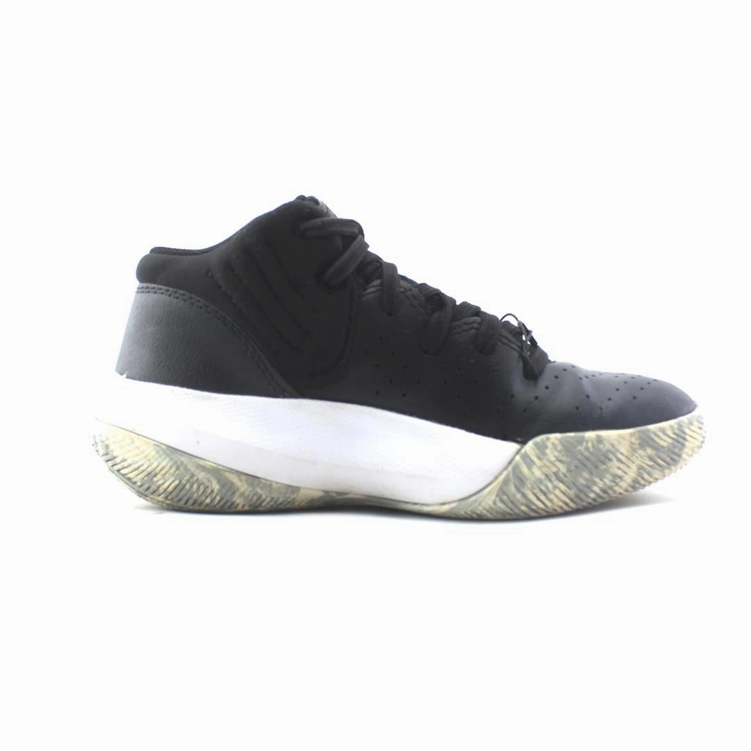UNDER ARMOUR JET 21 Under Armour trainer close-ups