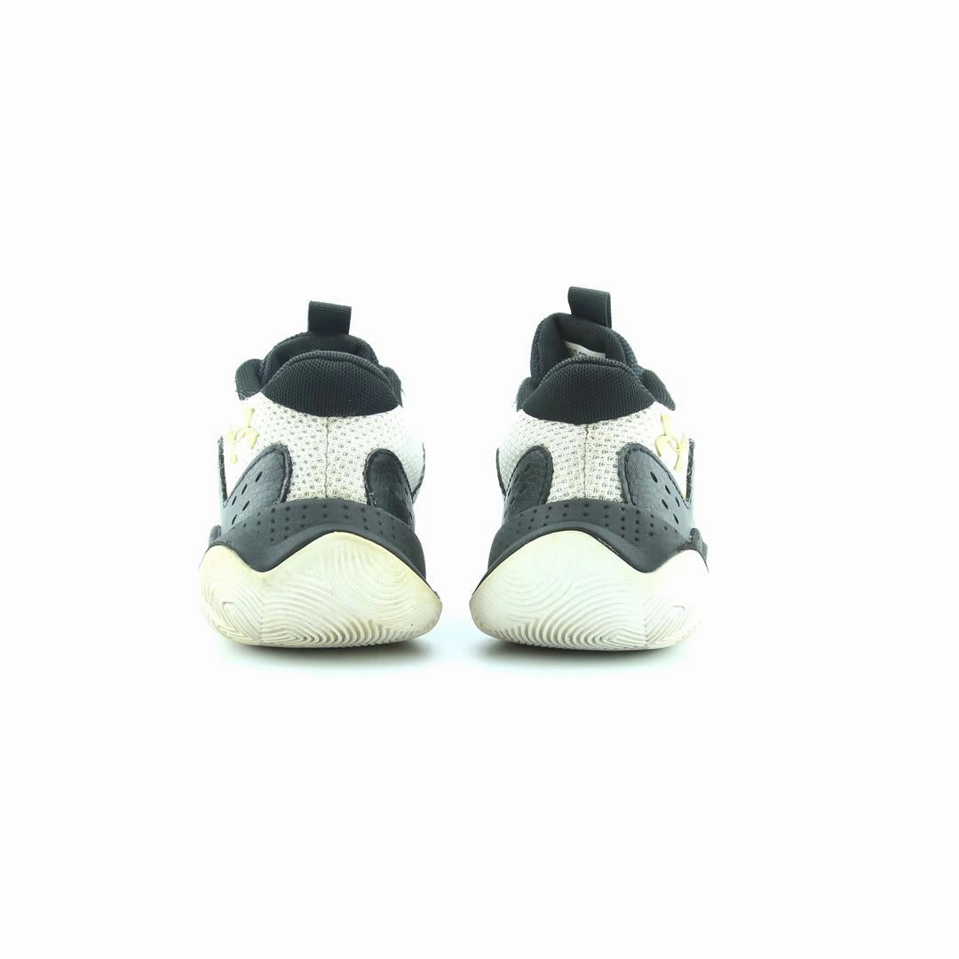 UNDER ARMOUR JET '23 Under Armour sport shoe shots