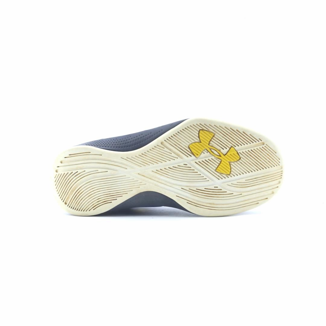 UNDER ARMOUR JET MID Under Armour sport shoe shots