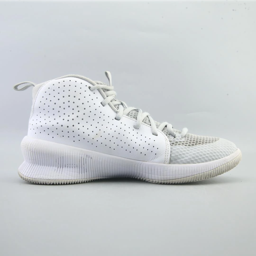 UNDER ARMOUR JET Under Armour trainer close-ups