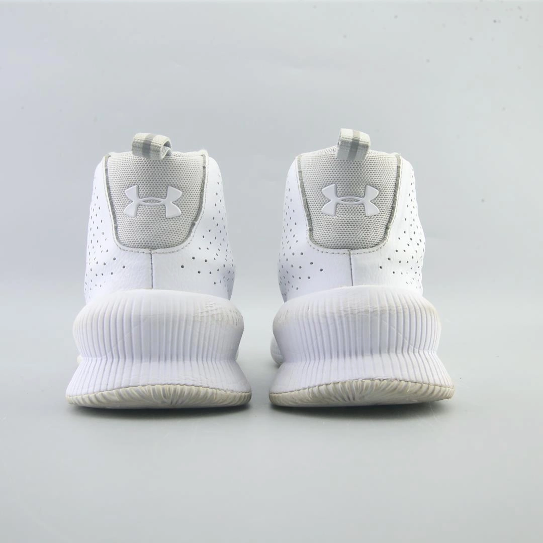 UNDER ARMOUR JET Under Armour trainer close-ups