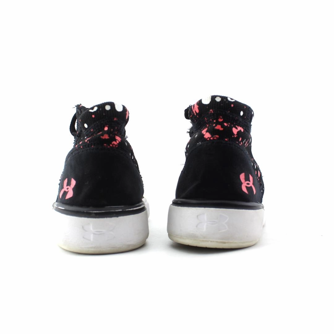 UNDER ARMOUR  KICKIT2 Under Armour trainer close-ups