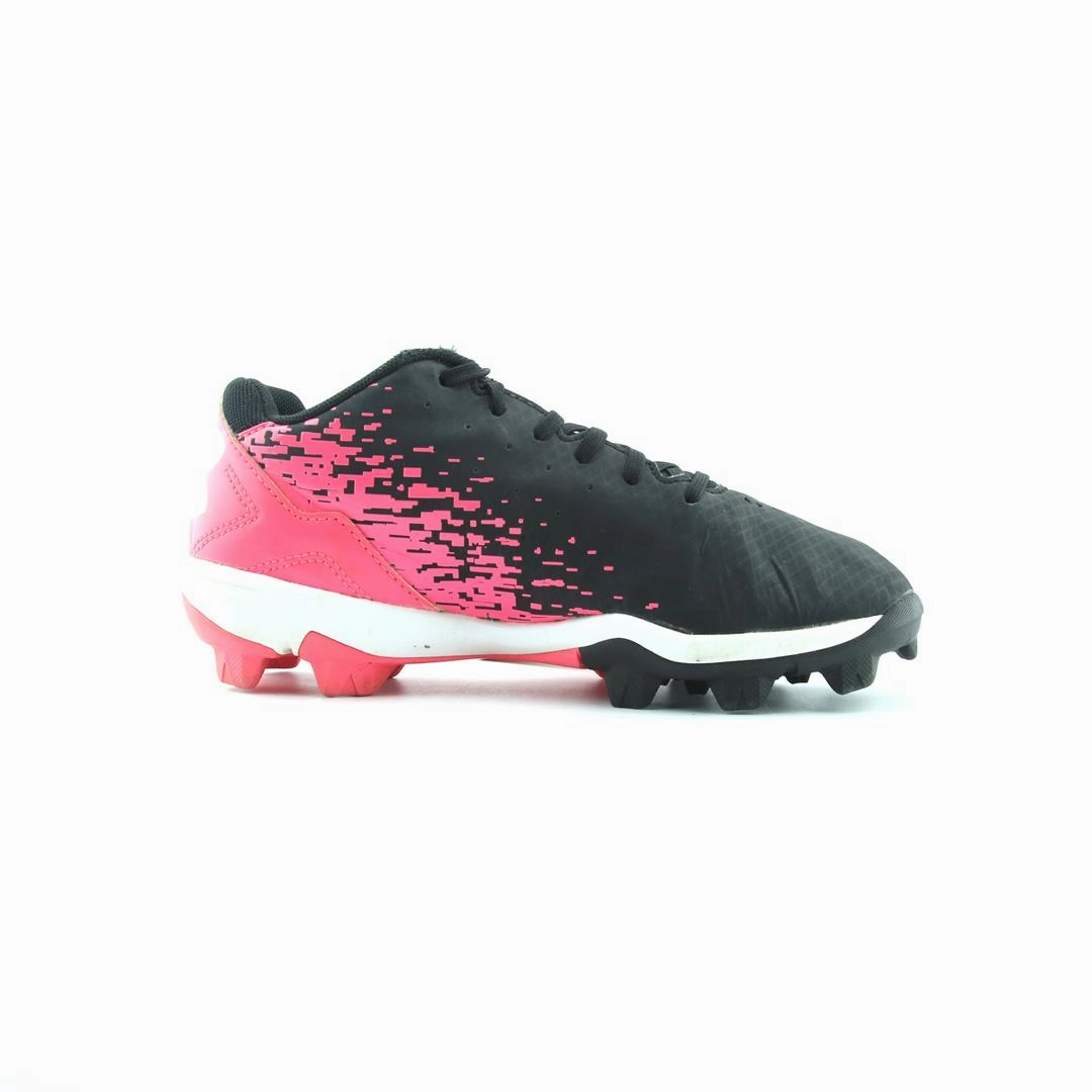 UNDER ARMOUR LEADOFF LOW RM 3.0 Under Armour sport shoe shots