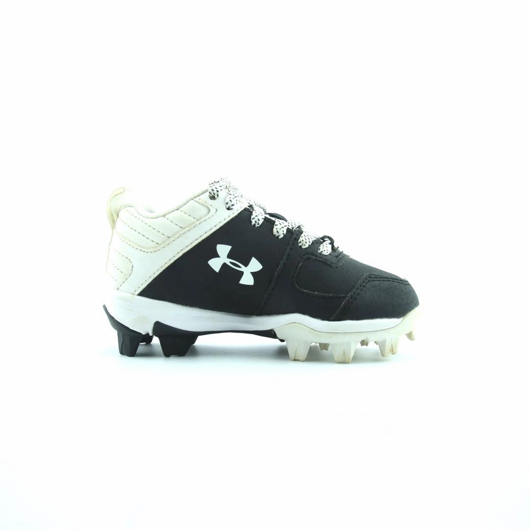 UNDER ARMOUR LEADOFF LOW RM JR Under Armour sport shoe shots