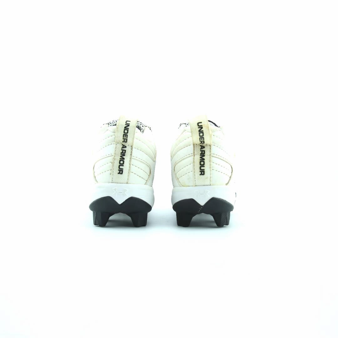 UNDER ARMOUR LEADOFF LOW RM JR Under Armour sport shoe shots