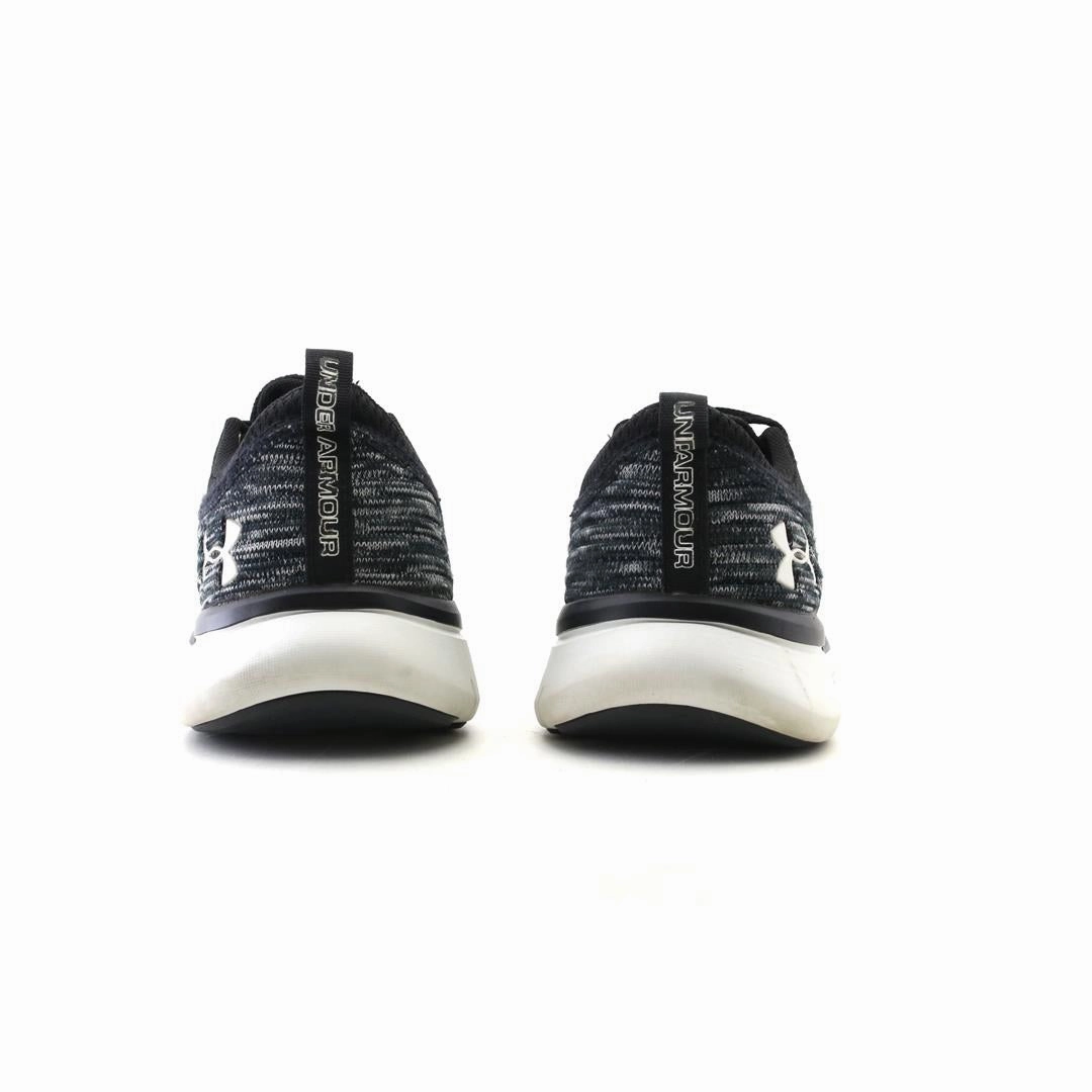 UNDER ARMOUR LIGHTNING 2 Under Armour trainer close-ups