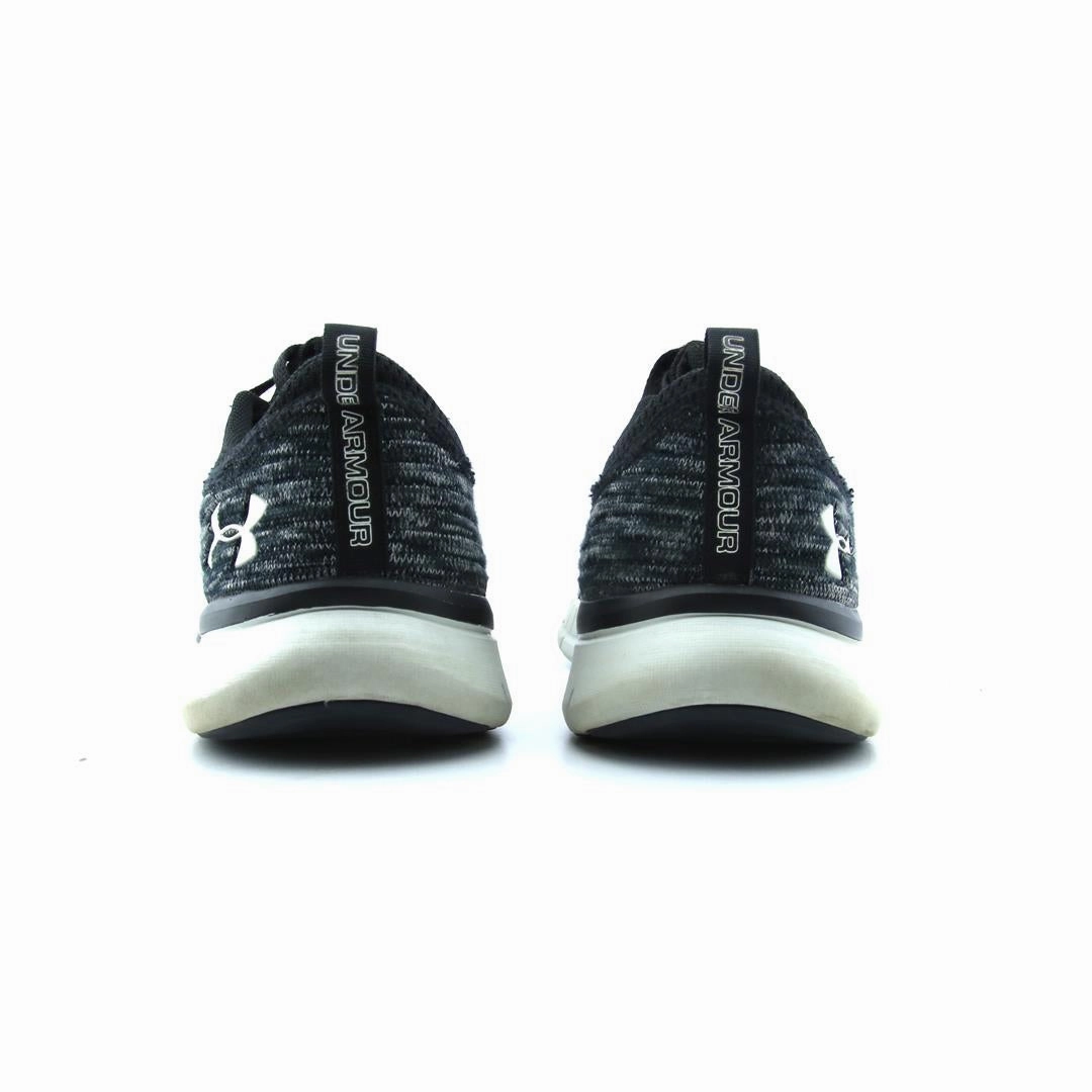 UNDER ARMOUR LIGHTNING 2 Under Armour trainer close-ups
