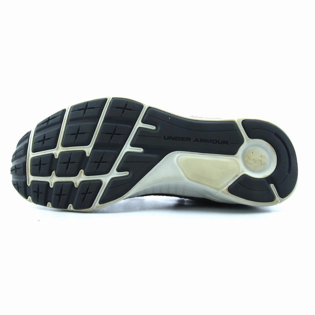 UNDER ARMOUR LIGHTNING 2 Under Armour trainer close-ups
