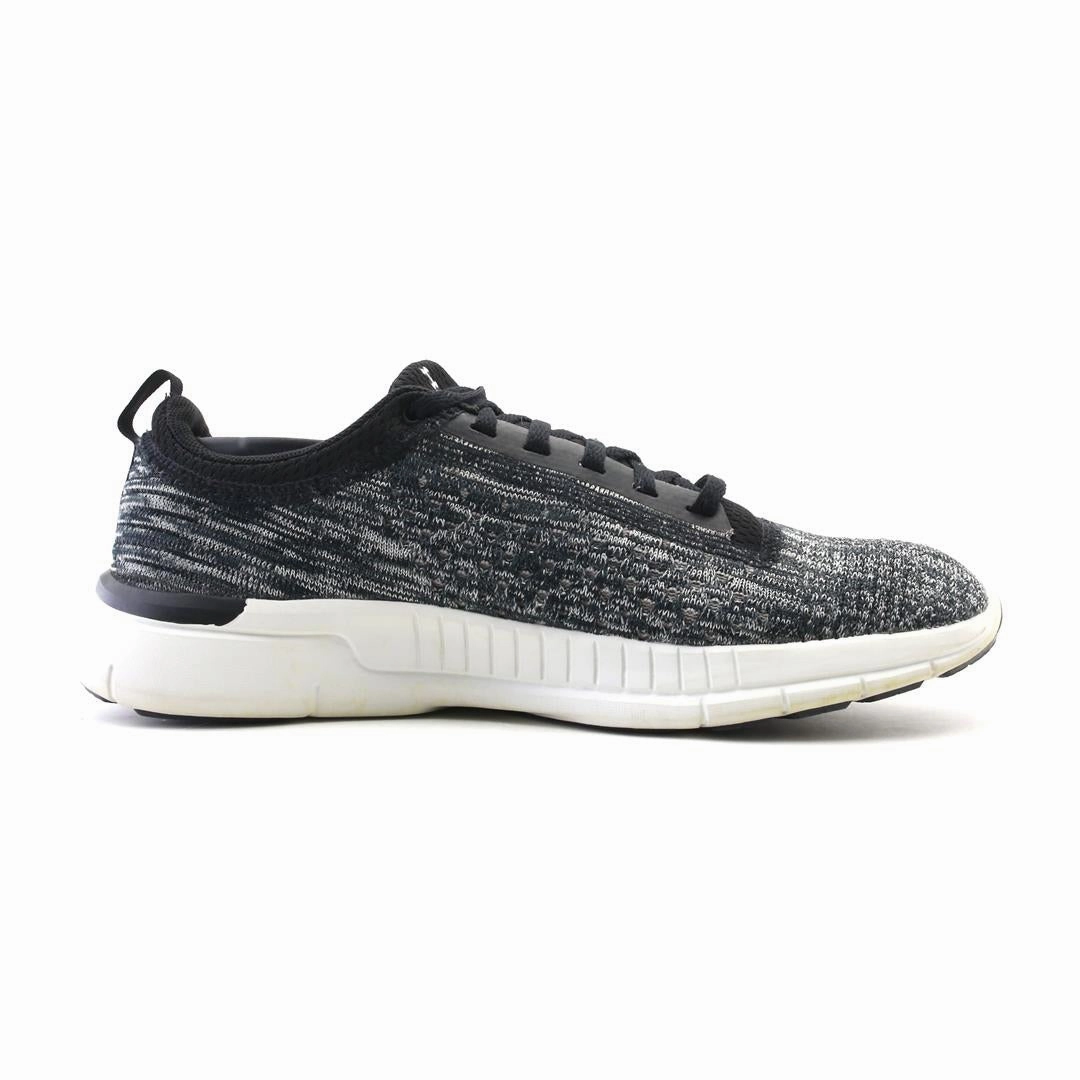 UNDER ARMOUR LIGHTNING 2 Under Armour trainer close-ups
