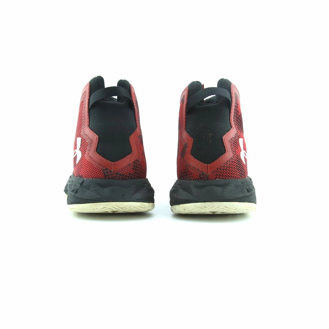 UNDER ARMOUR LIGHTNING 4 Under Armour sport shoe shots