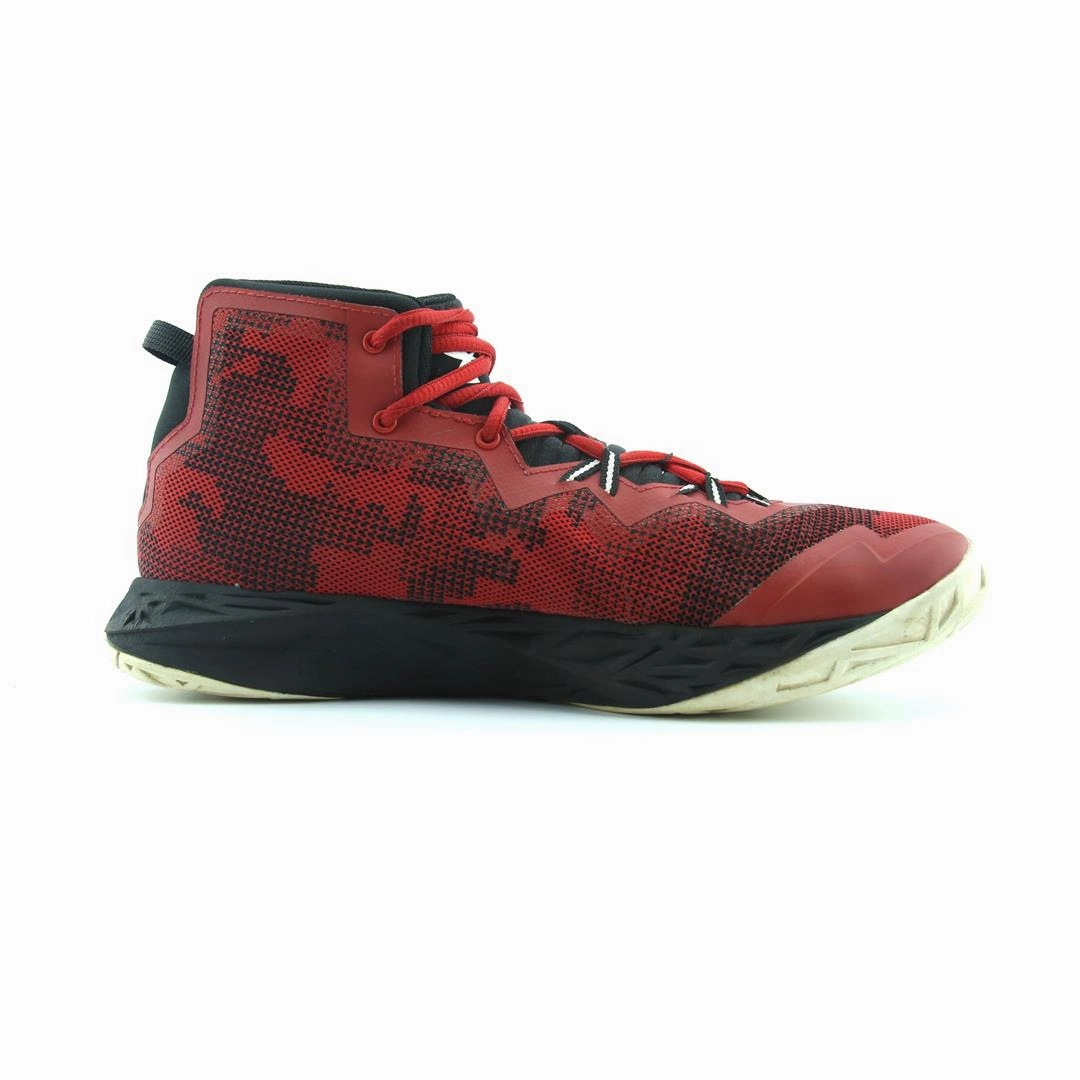 UNDER ARMOUR LIGHTNING 4 Under Armour sport shoe shots