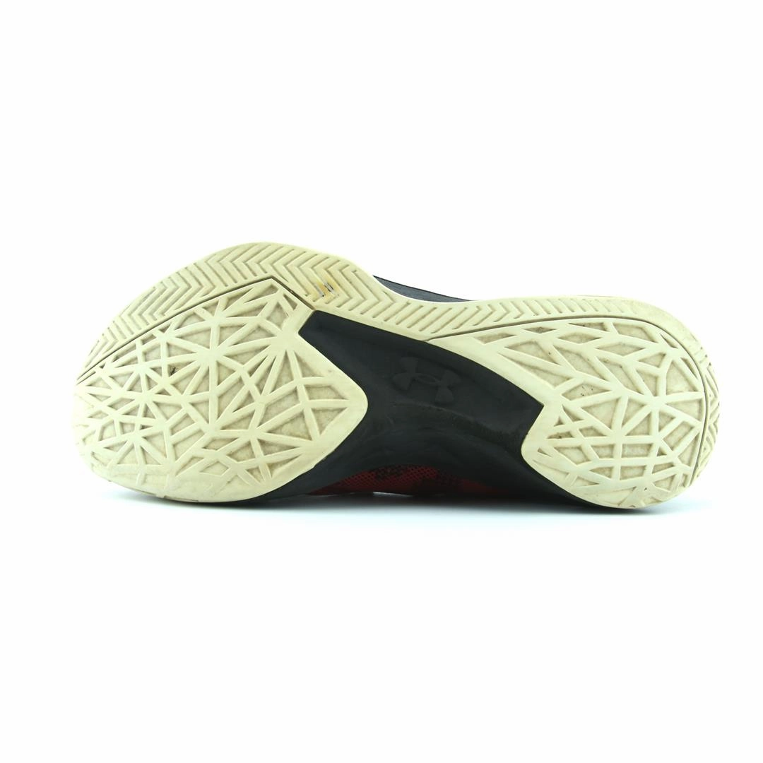 UNDER ARMOUR LIGHTNING 4 Under Armour sport shoe shots