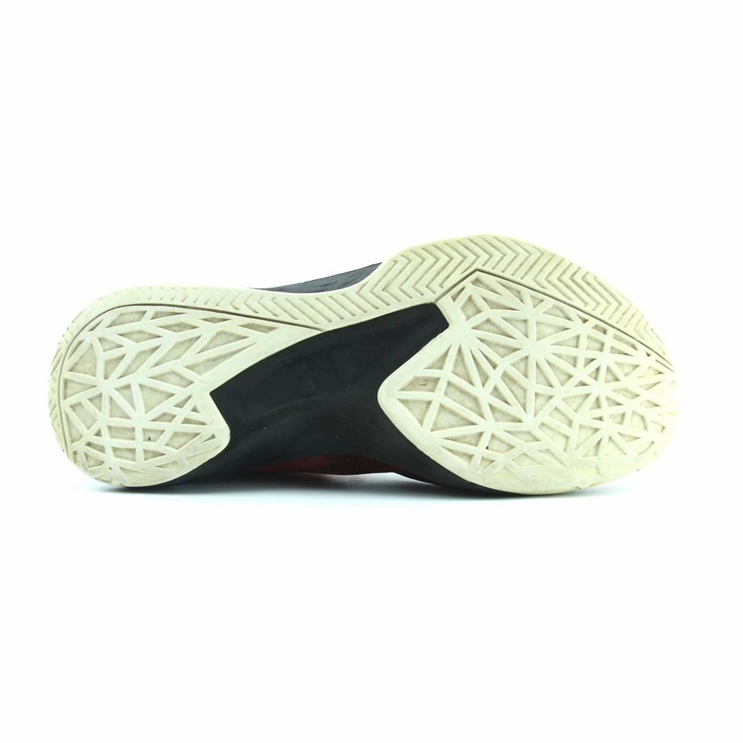 UNDER ARMOUR LIGHTNING 4 Under Armour sport shoe shots