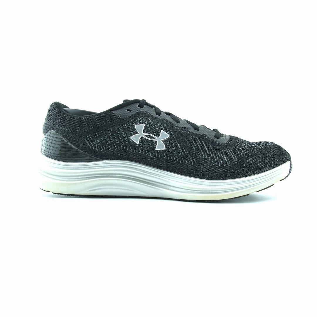 UNDER ARMOUR LIQUIFY LOW TOPS Under Armour sport shoe shots