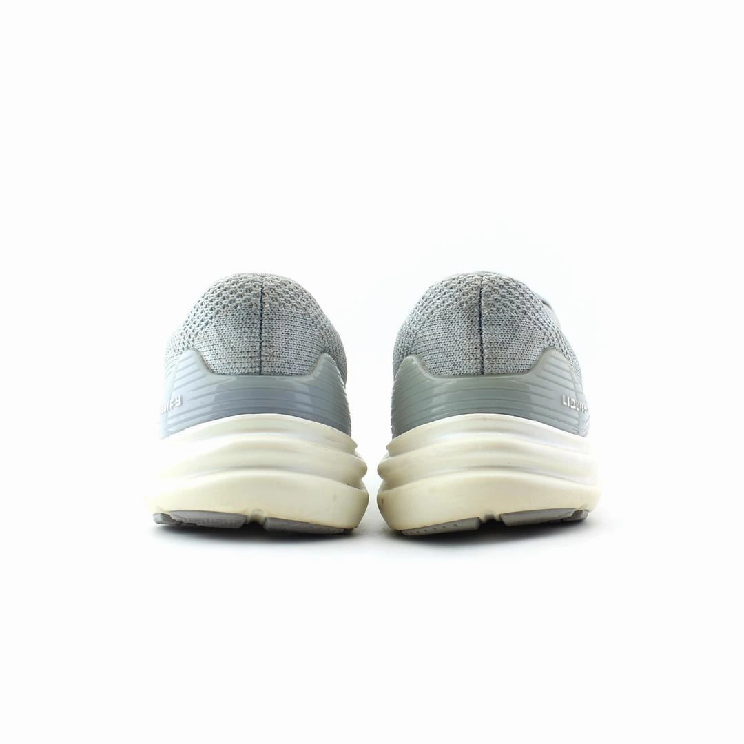 UNDER ARMOUR LIQUIFY Under Armour trainer close-ups