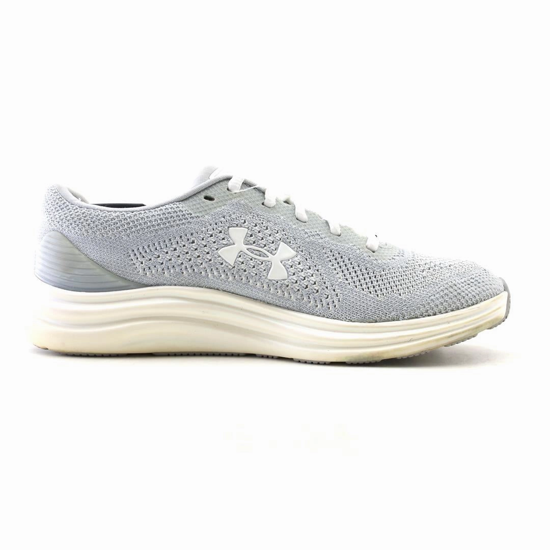 UNDER ARMOUR  LIQUIFY Under Armour trainer close-ups