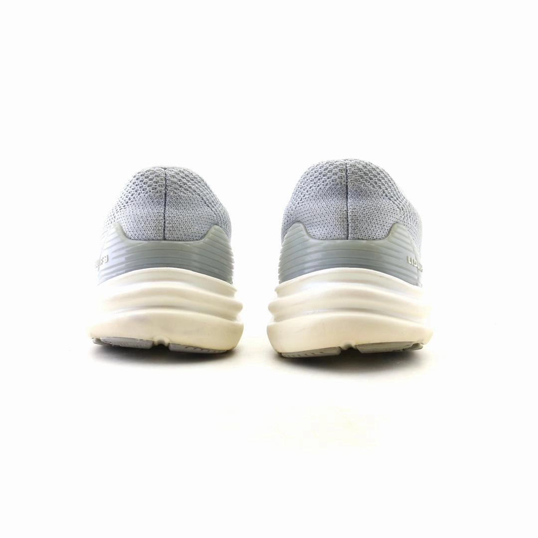 UNDER ARMOUR  LIQUIFY Under Armour trainer close-ups