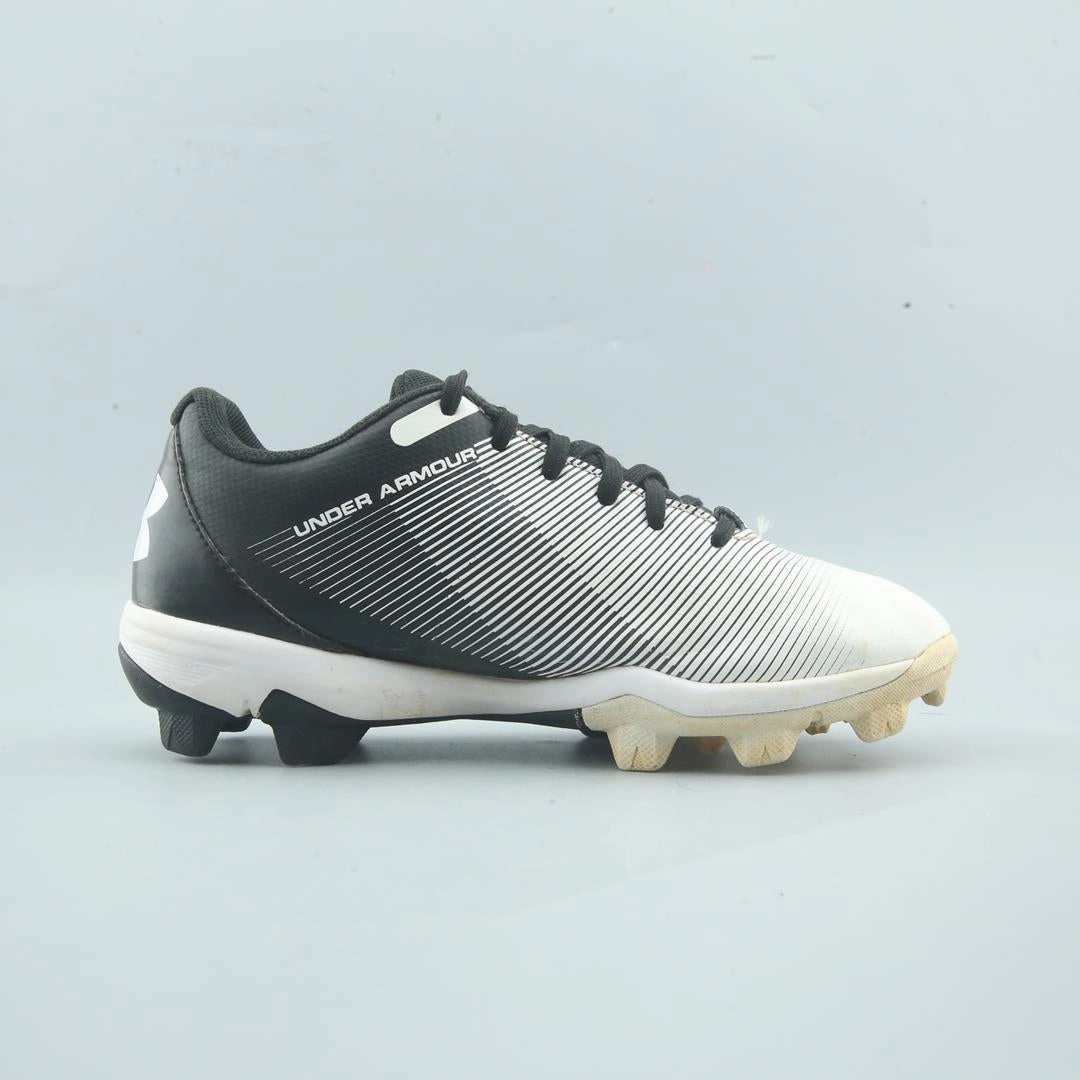 UNDER ARMOUR LOADOFF  LOW RM JR Under Armour sport shoe shots