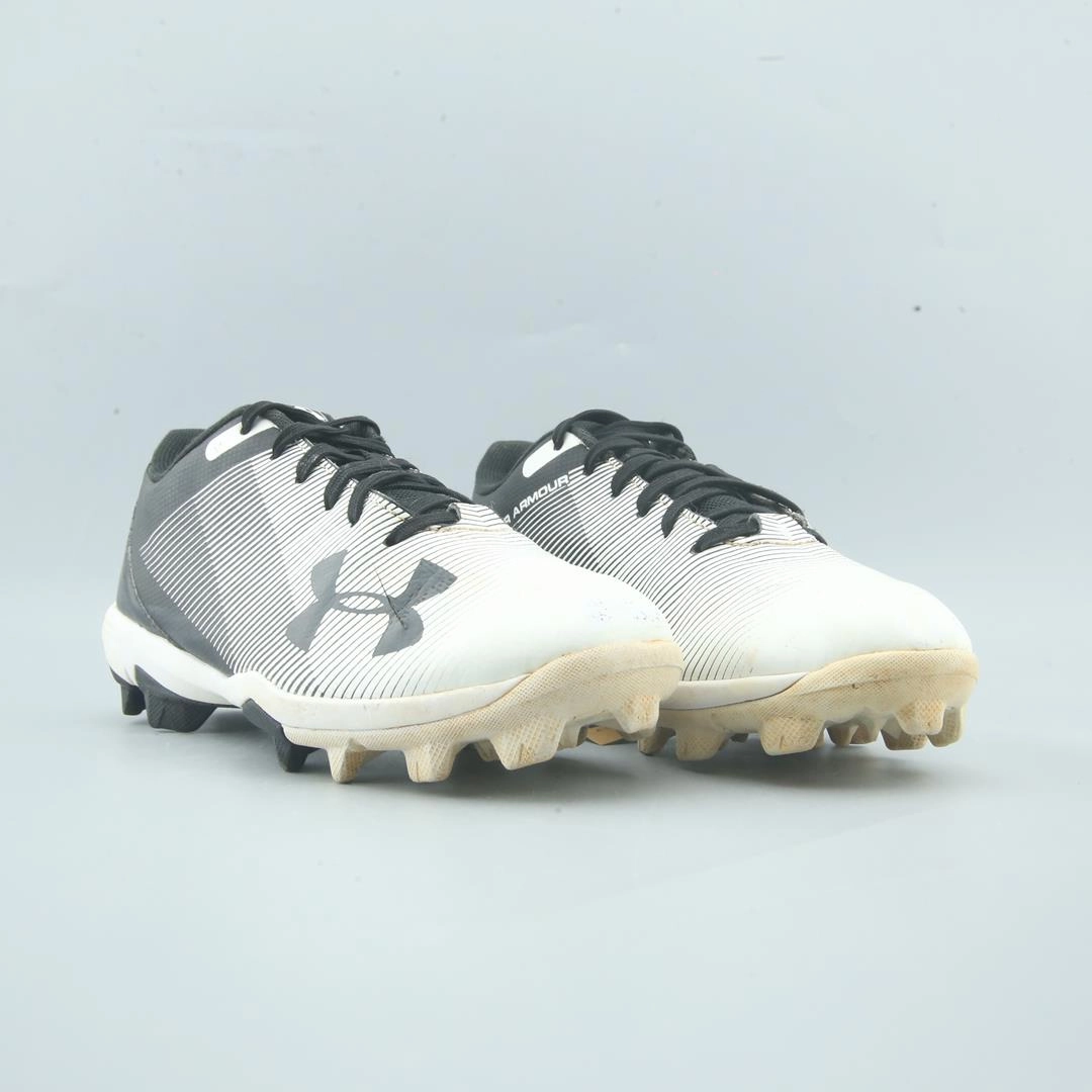 UNDER ARMOUR LOADOFF  LOW RM JR Under Armour sport shoe shots