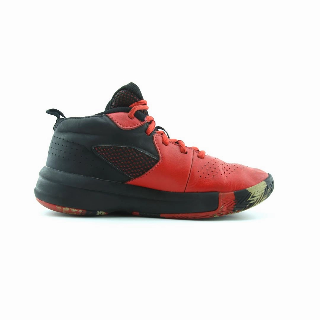 UNDER ARMOUR LOCKDOWN 5 Under Armour sport shoe shots