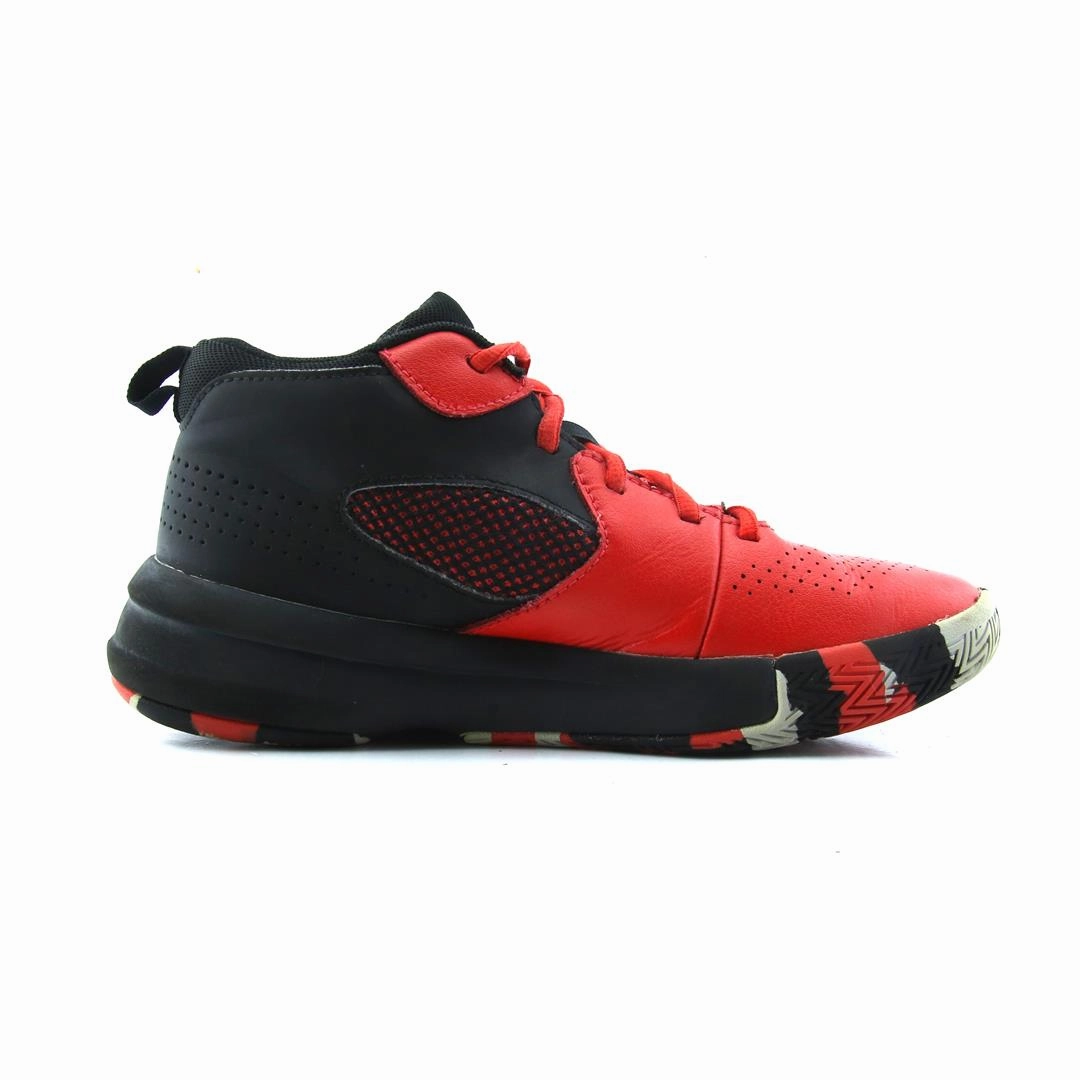 UNDER ARMOUR  LOCKDOWN 5 Under Armour sport shoe shots