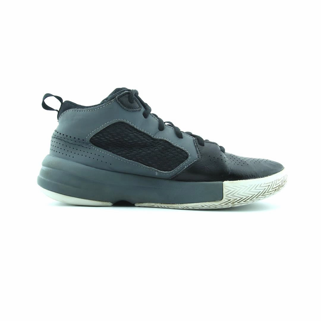 UNDER ARMOUR LOCKDOWN 5 Under Armour sport shoe shots