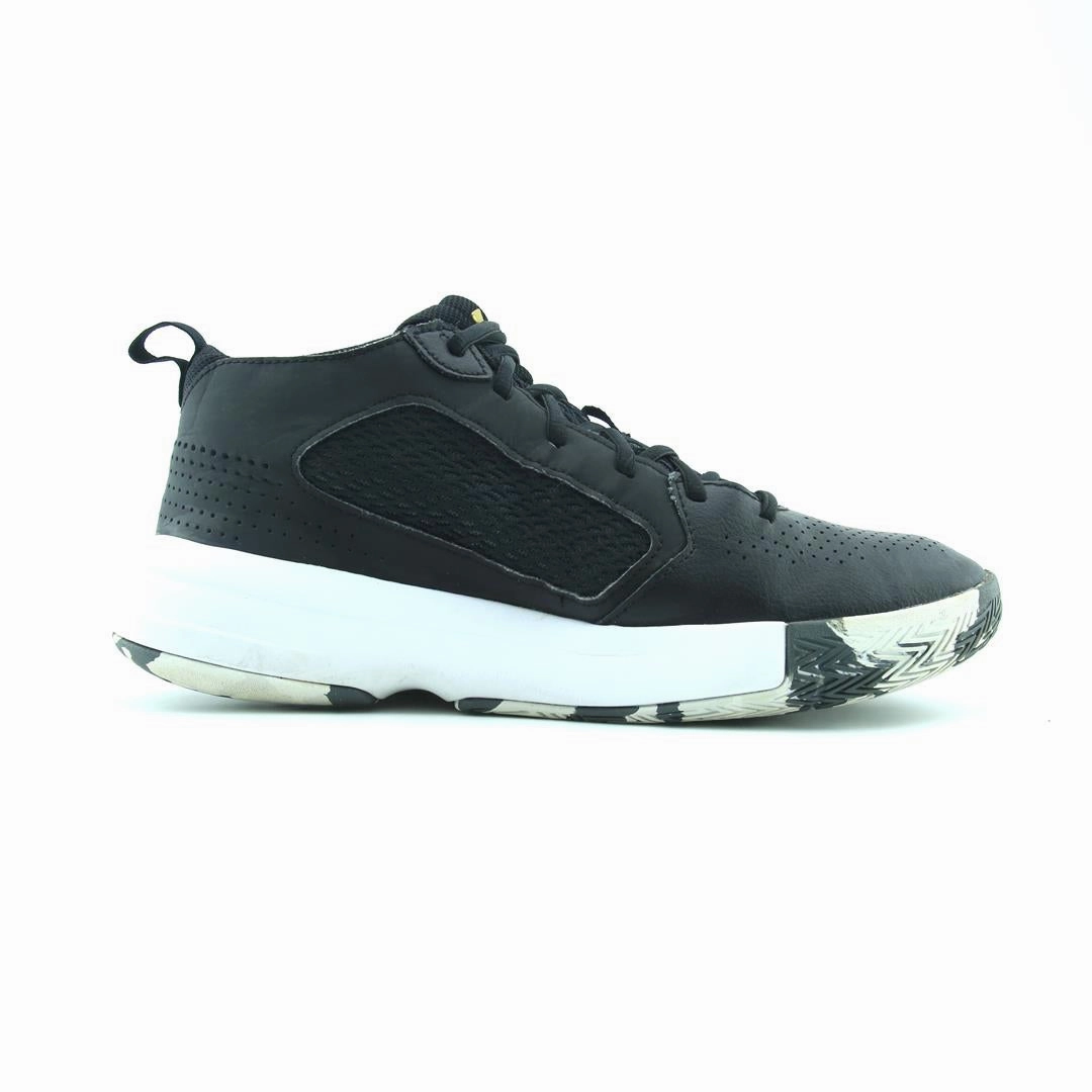 UNDER ARMOUR LOCKDOWN 5 Under Armour sport shoe shots