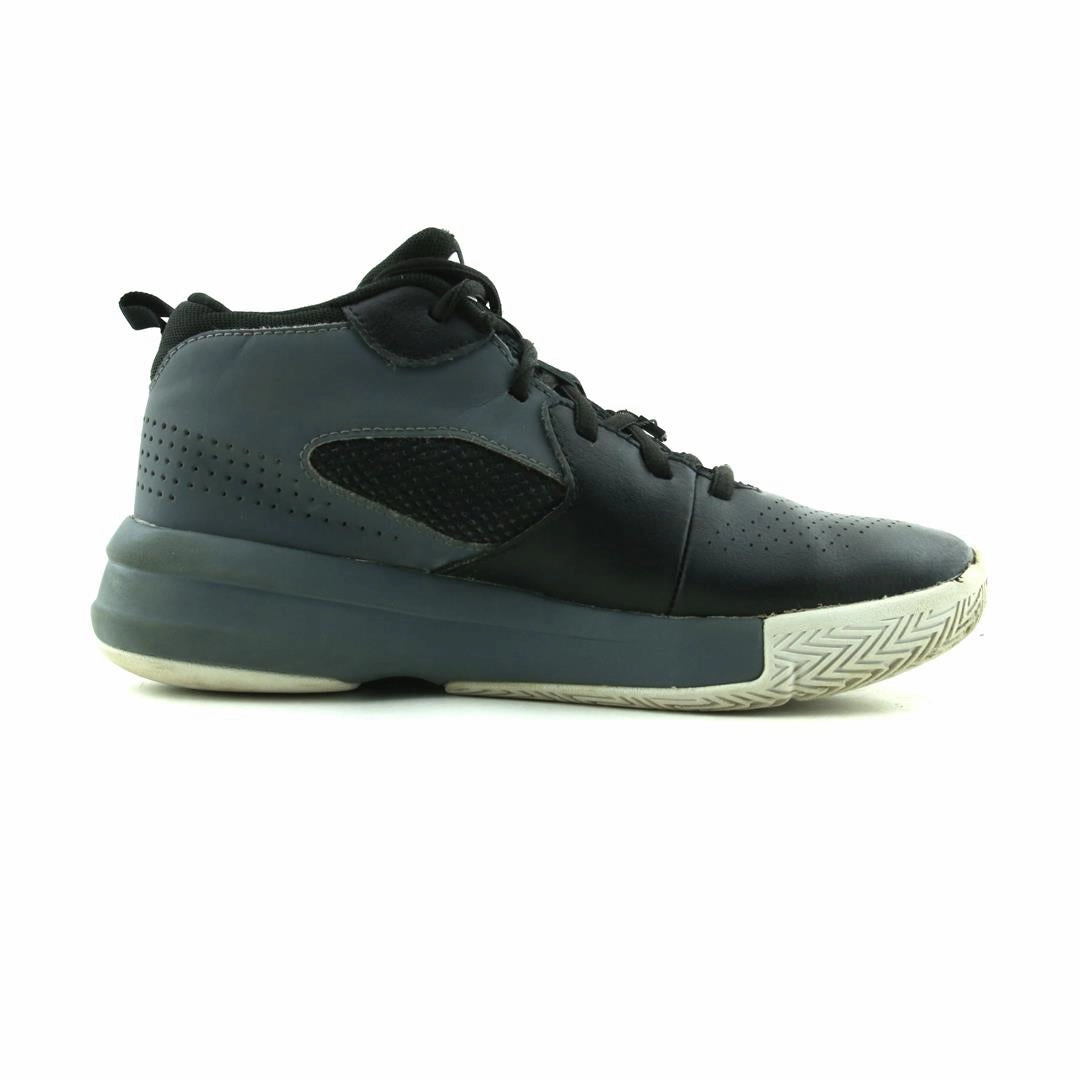 UNDER ARMOUR LOCKDOWN 5 Under Armour trainer close-ups