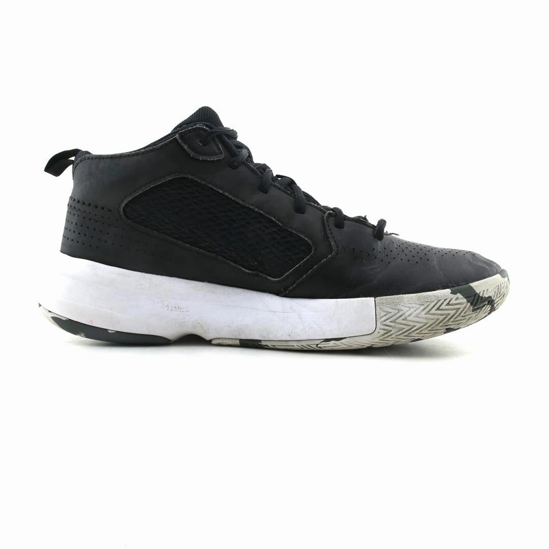 UNDER ARMOUR LOCKDOWN 5 Under Armour trainer close-ups