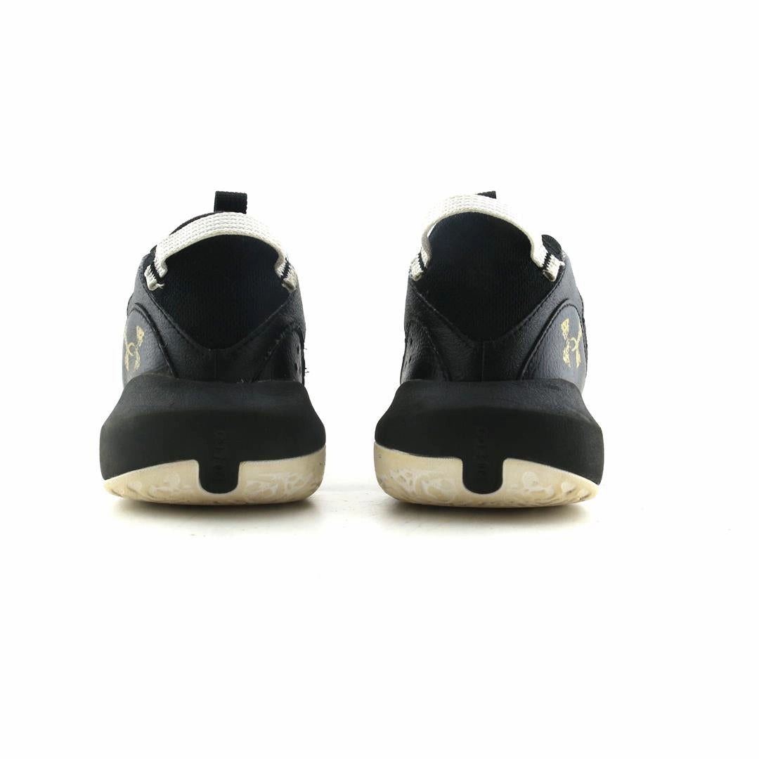 UNDER ARMOUR LOCKDOWN 6 Under Armour trainer close-ups
