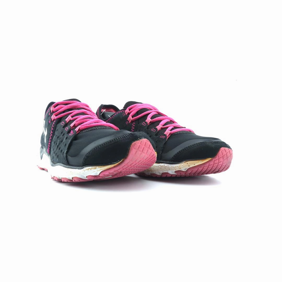 UNDER ARMOUR MICRO G 4D Under Armour sport shoe shots