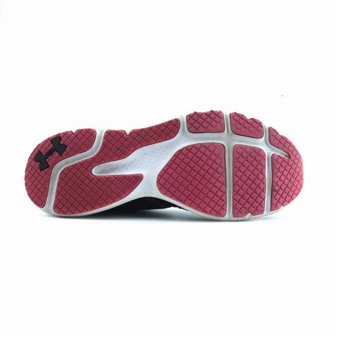 UNDER ARMOUR MICRO G 4D Under Armour sport shoe shots