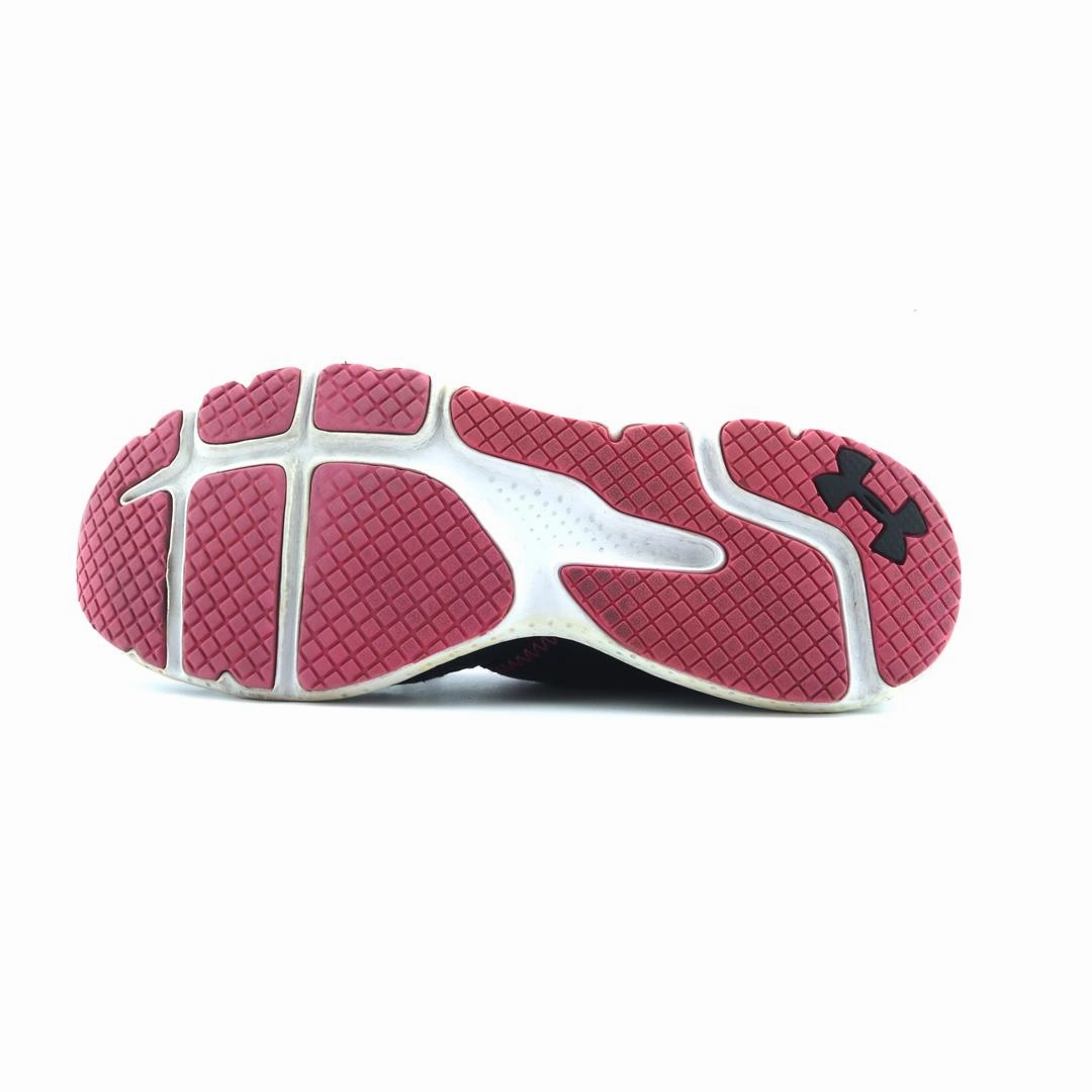 UNDER ARMOUR MICRO G 4D Under Armour sport shoe shots