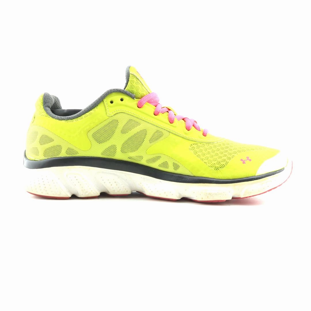UNDER ARMOUR MICRO G Under Armour trainer close-ups