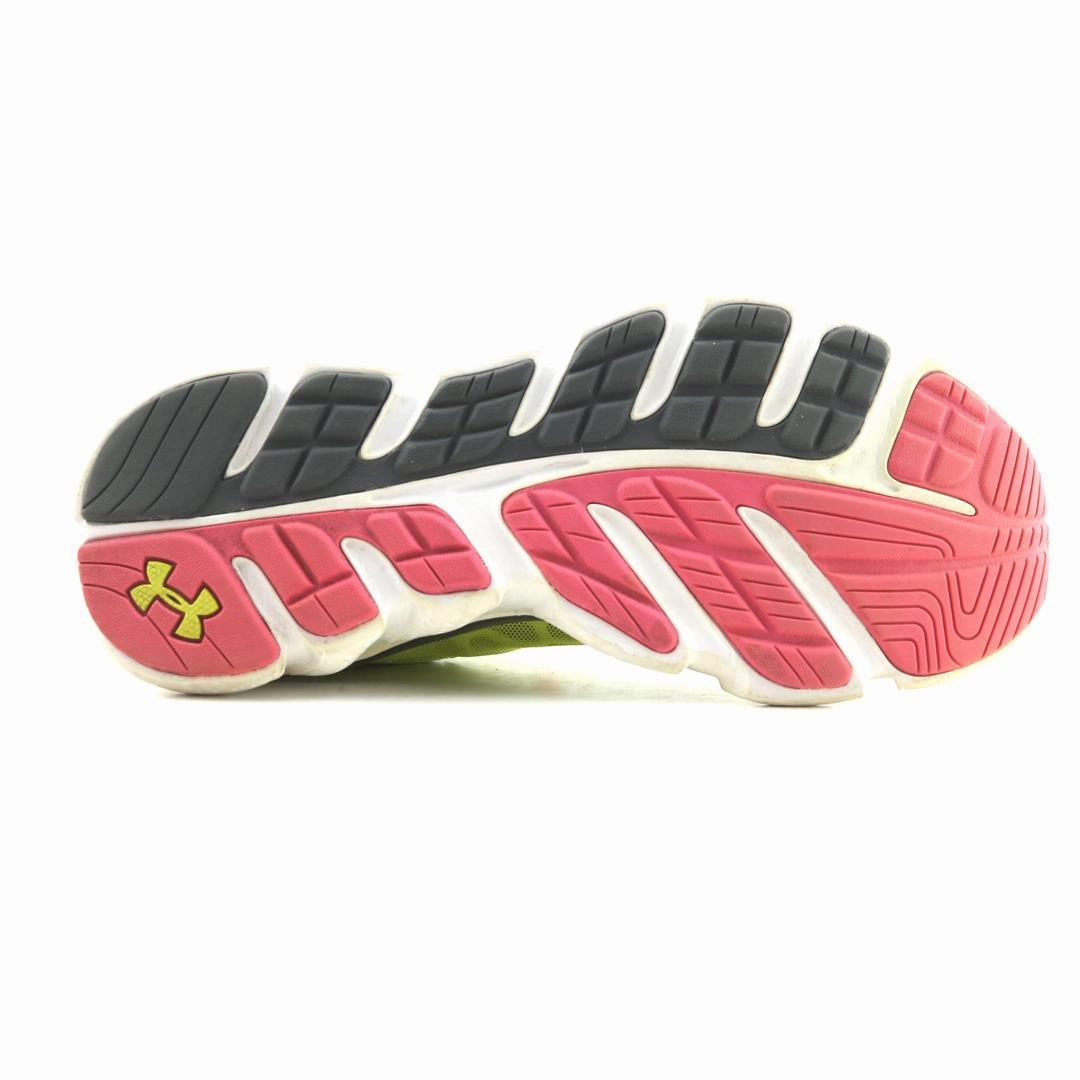 UNDER ARMOUR MICRO G Under Armour trainer close-ups
