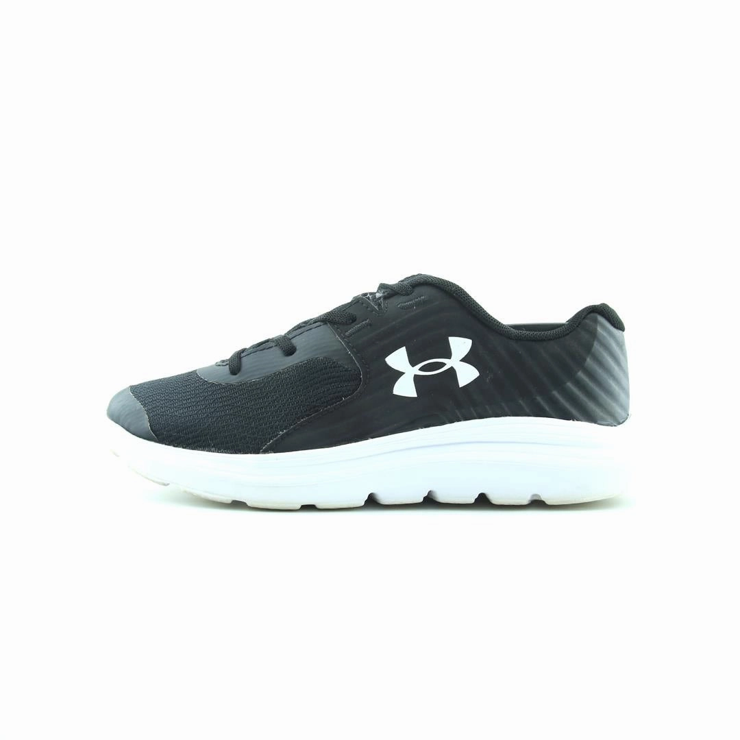 UNDER ARMOUR OUT HUSTLE Under Armour high-performance sport shoes