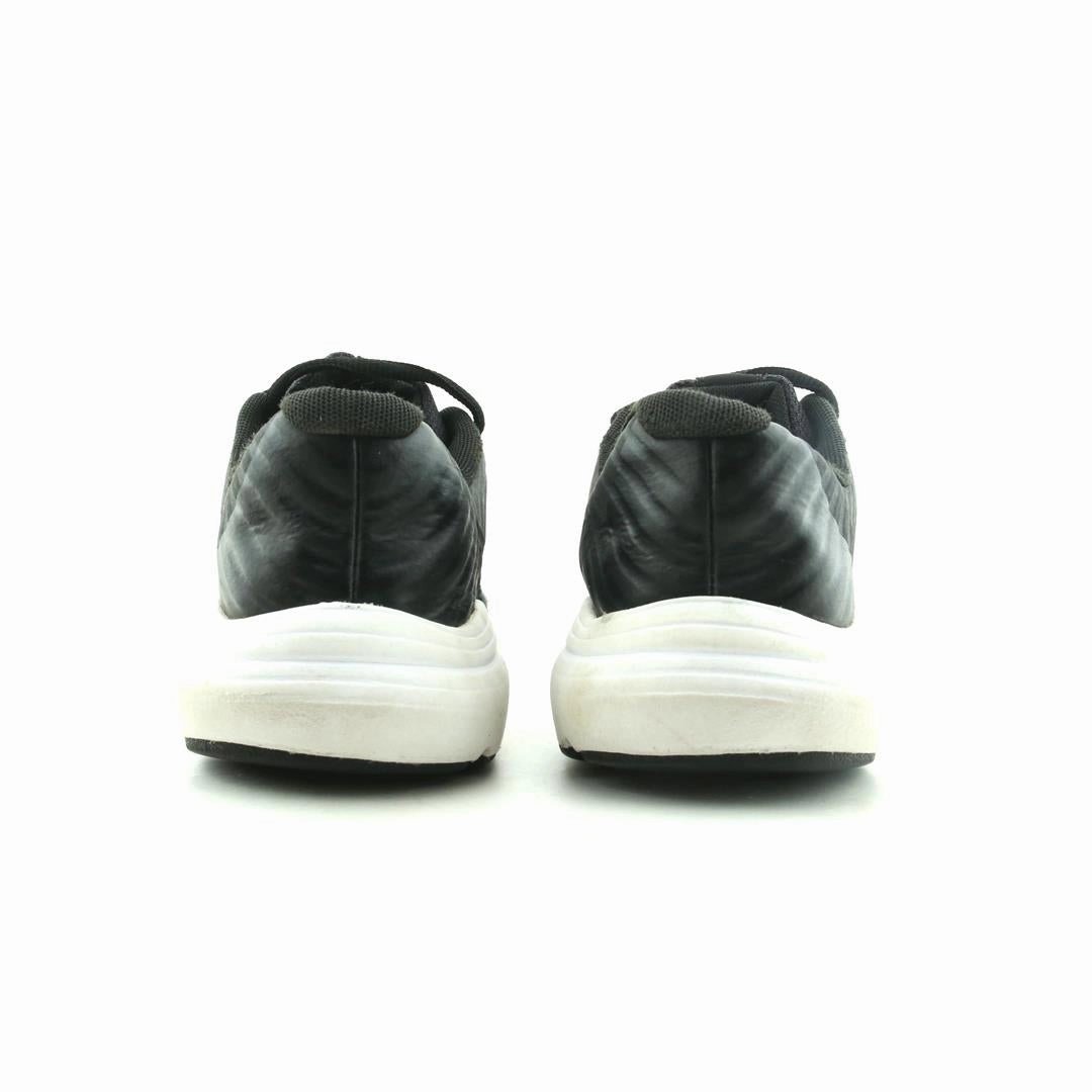 UNDER ARMOUR OUTHUSTLE Under Armour sport shoe shots