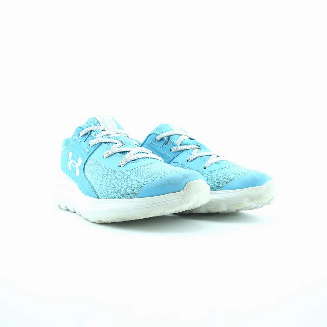 UNDER ARMOUR OUTHUSTLE Under Armour sport shoe shots