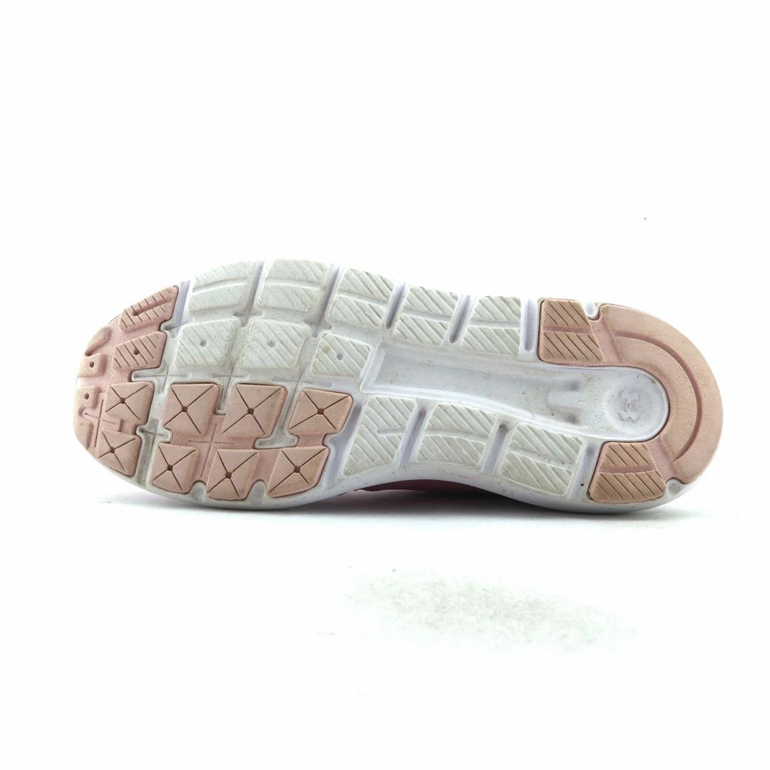 UNDER ARMOUR OUTHUSTLE Under Armour sport shoe shots
