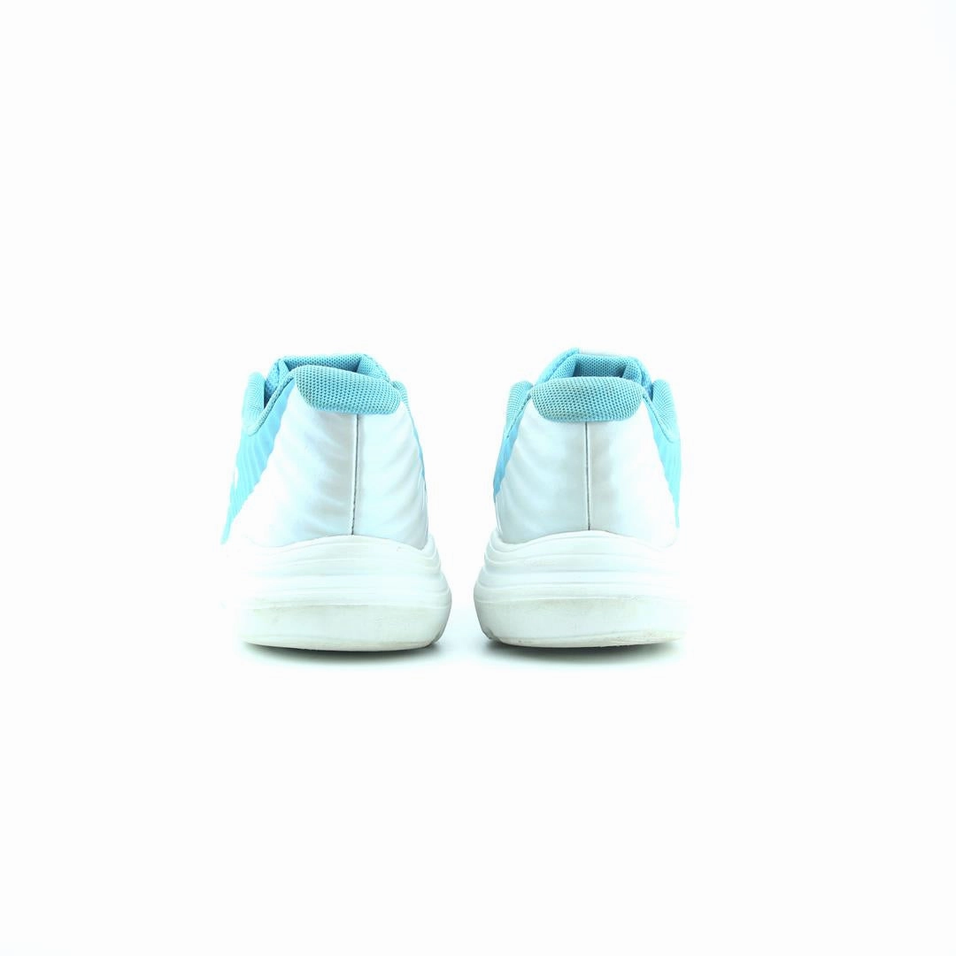 UNDER ARMOUR OUTHUSTLE Under Armour sport shoe shots