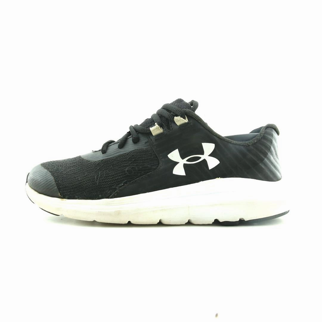 UNDER ARMOUR OUTHUSTLE Under Armour high-performance sport shoes