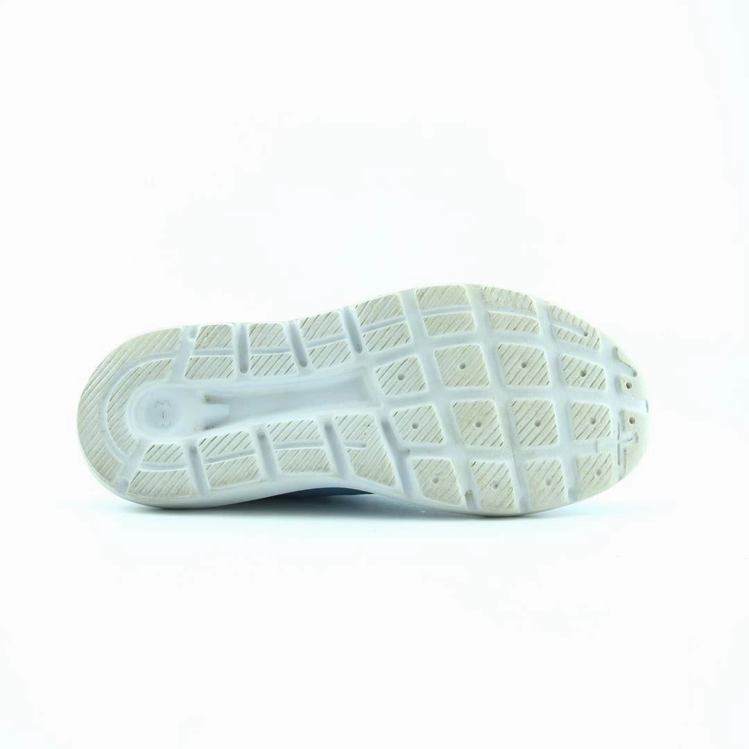 UNDER ARMOUR OUTHUSTLE Under Armour sport shoe shots