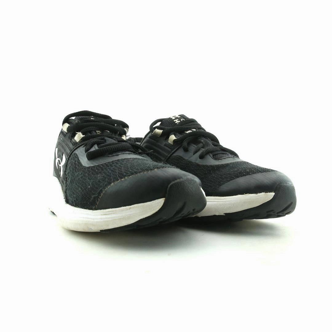 UNDER ARMOUR OUTHUSTLE Under Armour sport shoe shots