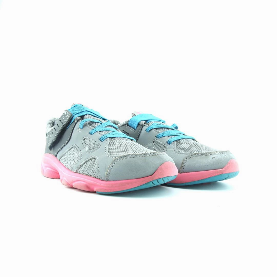 UNDER ARMOUR PACE RUN Under Armour sport shoe shots