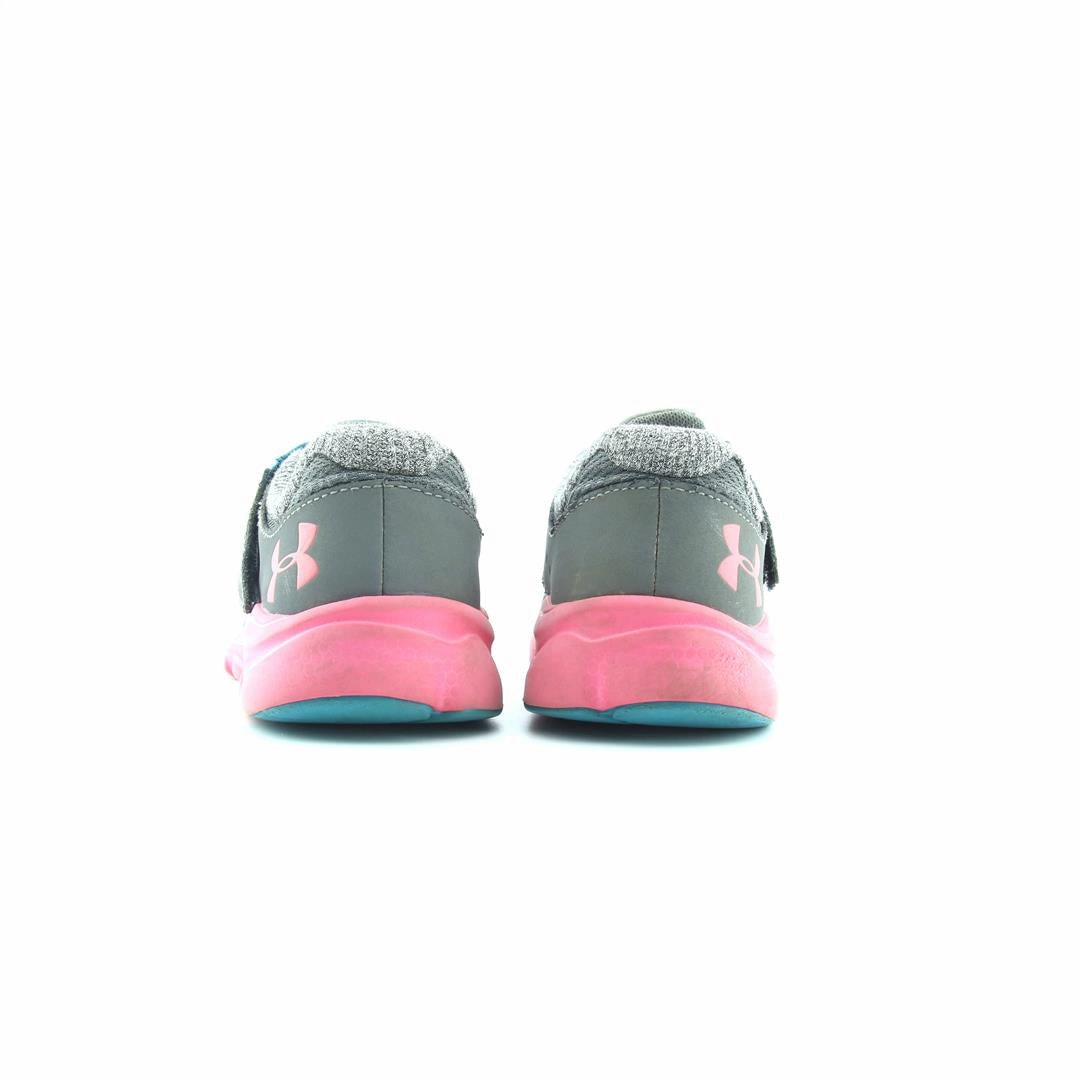 UNDER ARMOUR PACE RUN Under Armour sport shoe shots