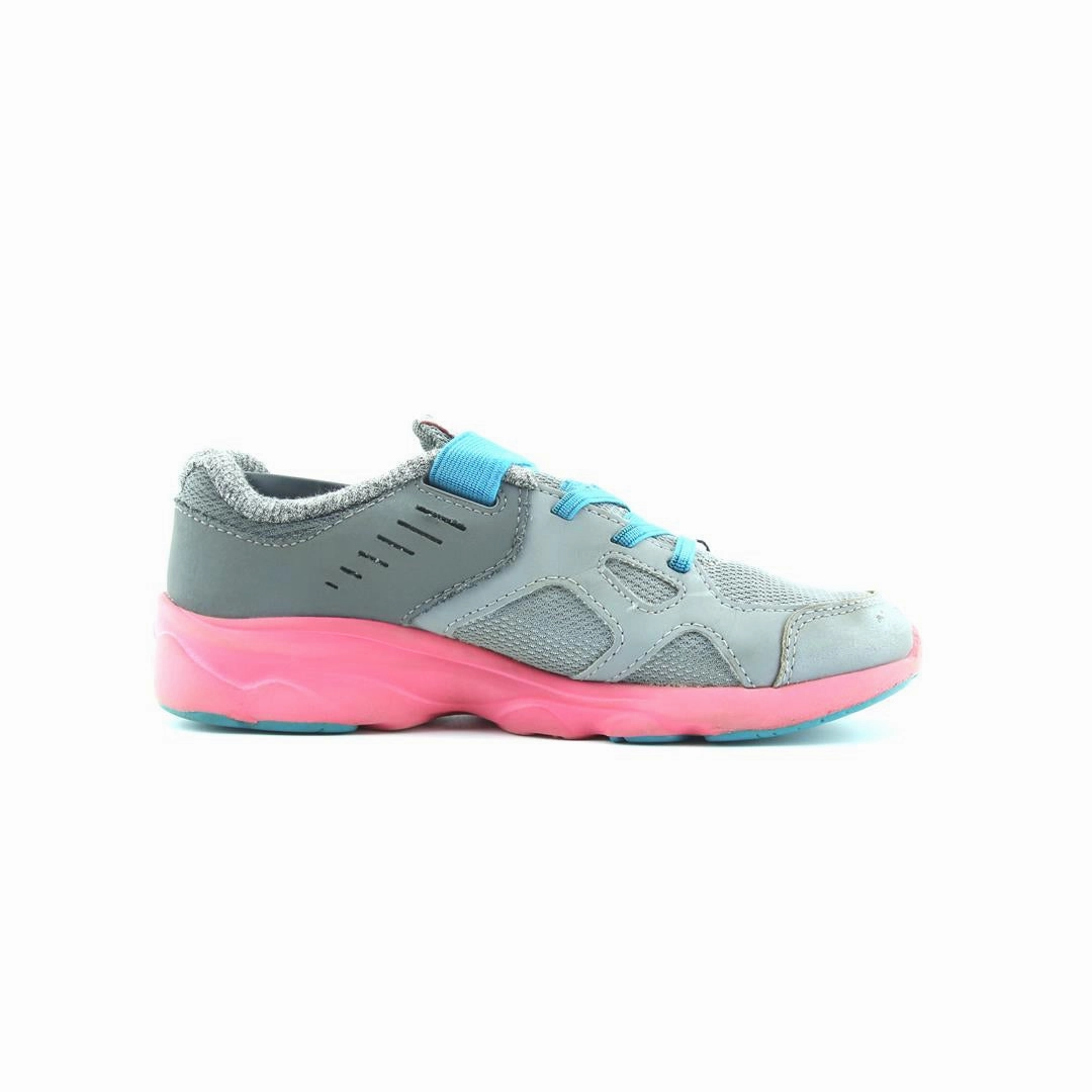 UNDER ARMOUR PACE RUN Under Armour sport shoe shots